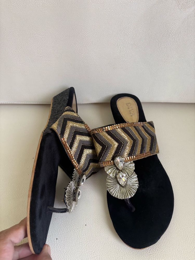 Metro Flat Sandals