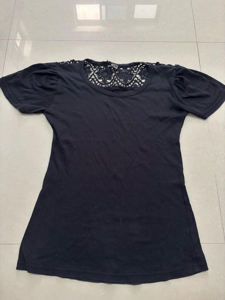 Chic Black Lace Back T-Shirt