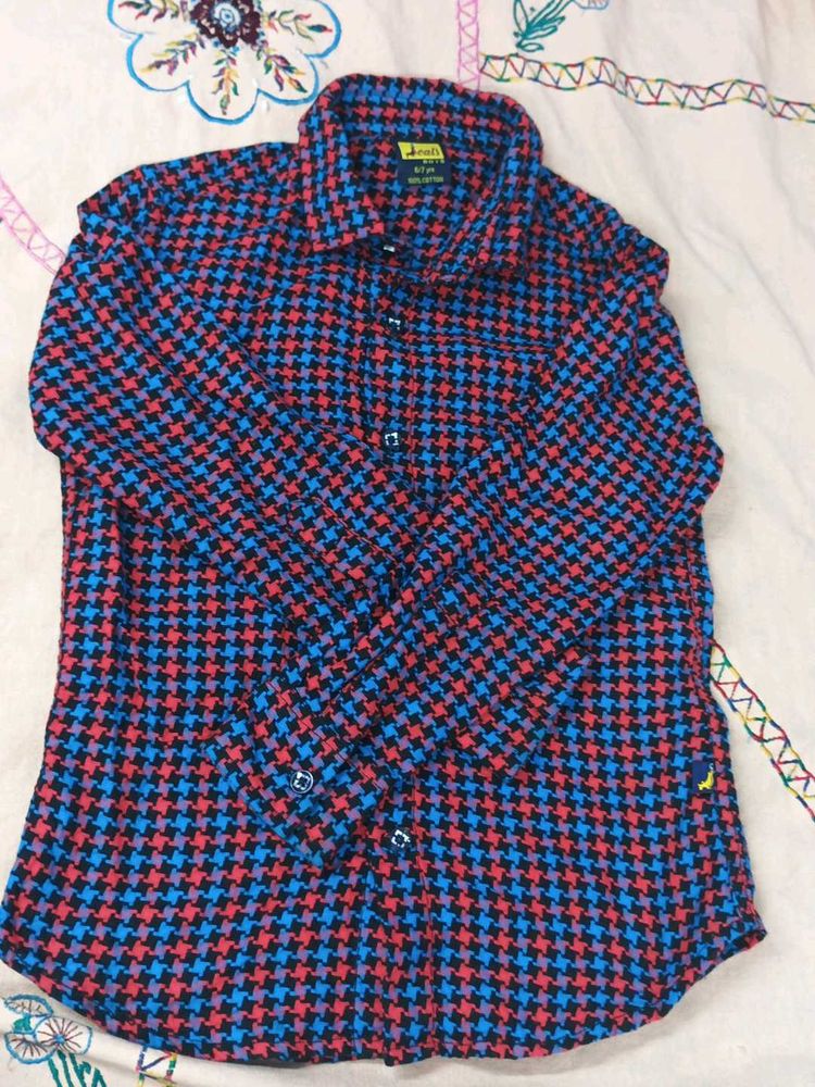 Houndstooth Button-Up Shirt