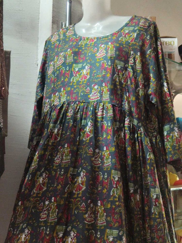 Beautiful Indian Printed Kurta feeding kurt