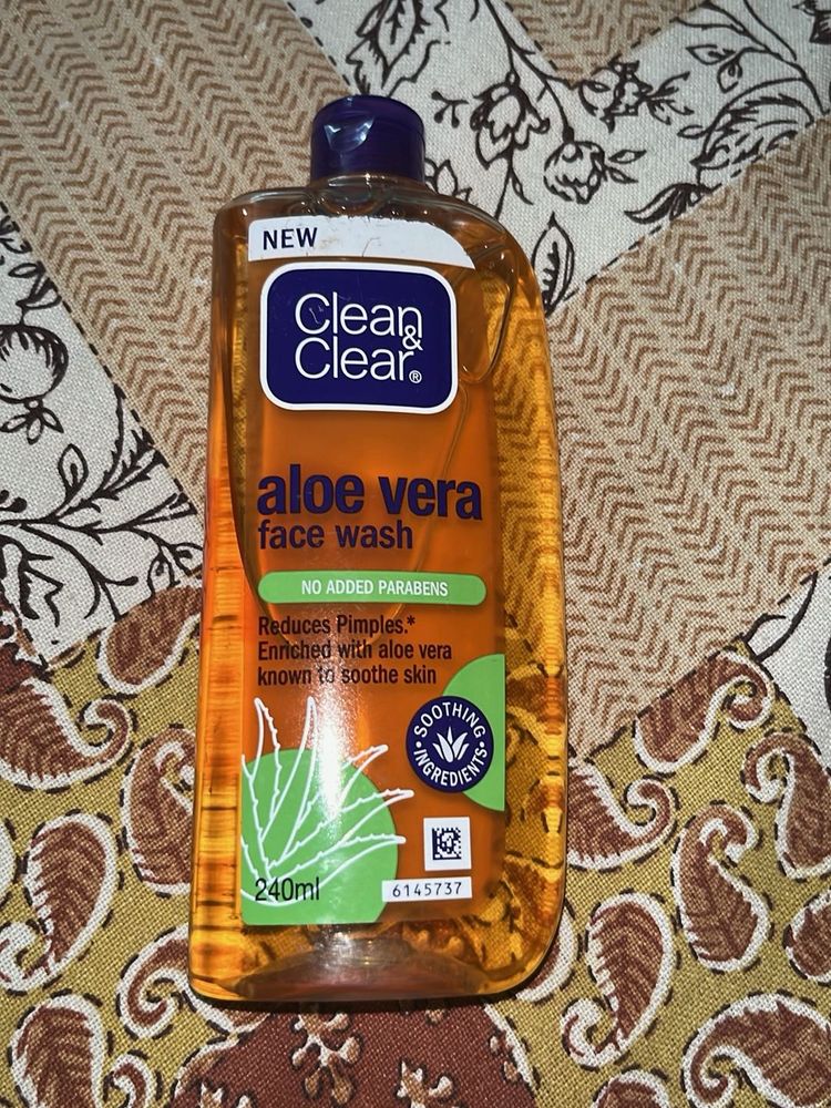 Clean &amp; Clear Aloe Vera Face Wash