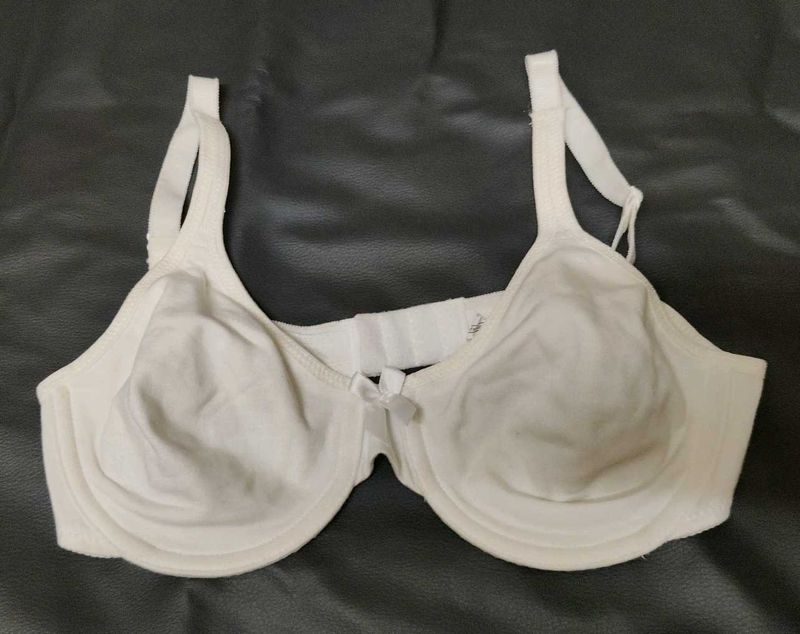 Comfortable White Everyday Bra