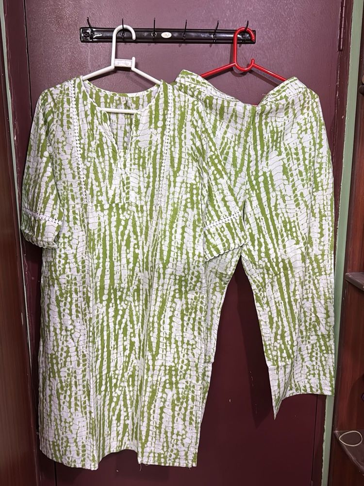 Green &amp; White Printed Kurta Set