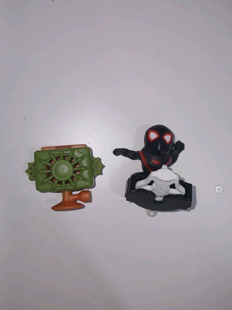Spider-Man Miles Morales Figurine &amp; Accessory