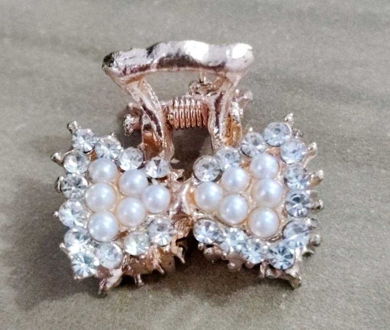 Pearl &amp; Rhinestone Hair Claw Clip🤩