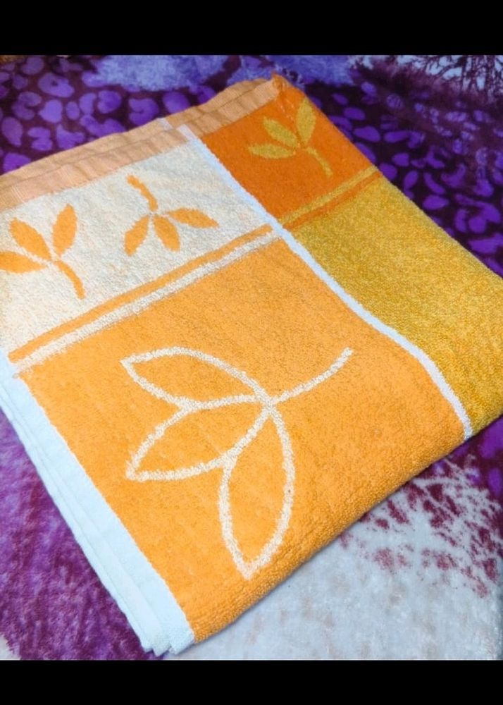 Bathing Towels With Different Colours &amp; Designs