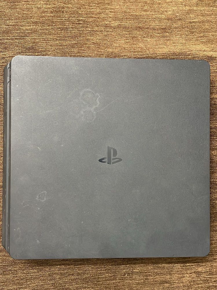 PlayStation 4 (1TB)