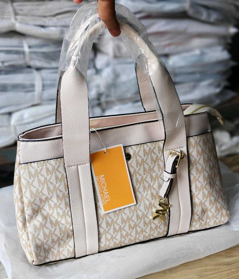 IMPORTED* *MICHAEL KORS**HIGH QUALITY HANDBAGS