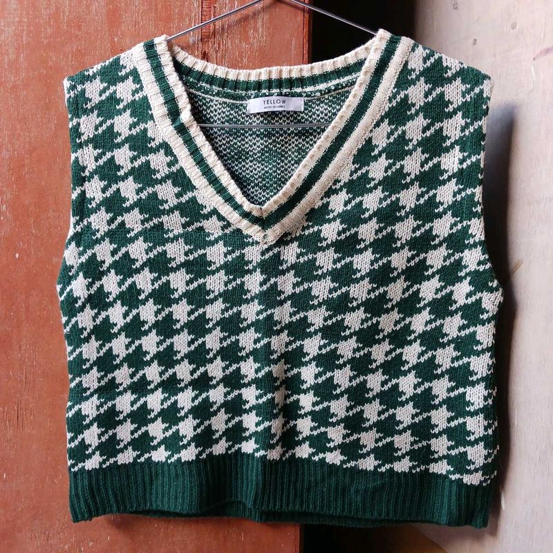 KOREAN Houndstooth Knit Sweater Vest
