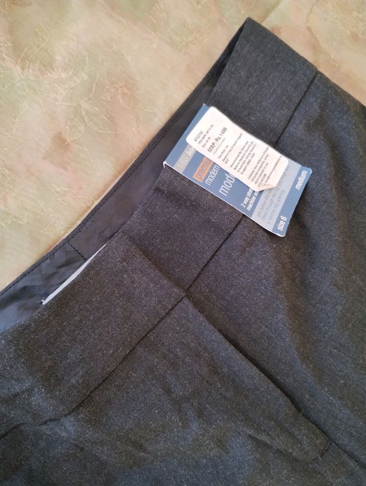 Marks &amp; Spencer Woman Trousers UK Size 6