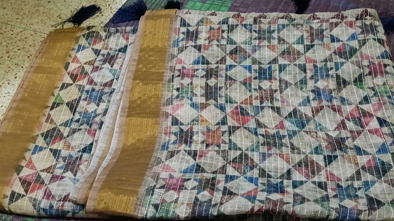 Stylish Geometric Print Saree