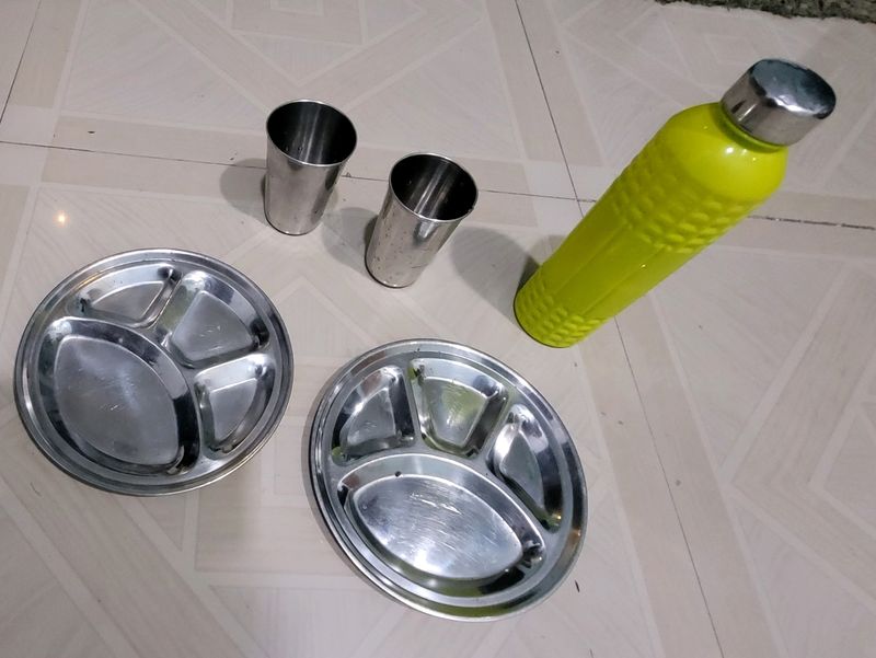 Set 3 Dinner Plats &amp; glasses &amp; bottle