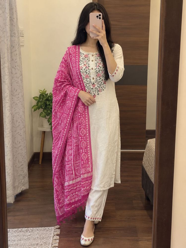 Elegant Embroidered Kurta Set with Dupatta
