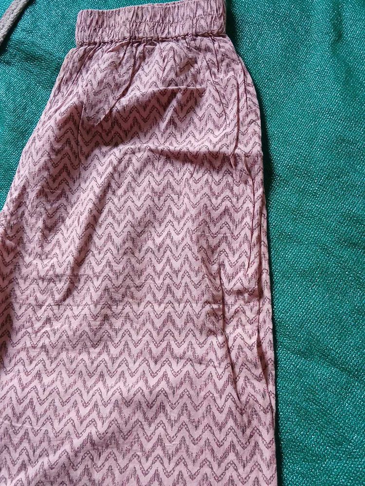 Stylish Pink Zigzag Print Palazzo Pants