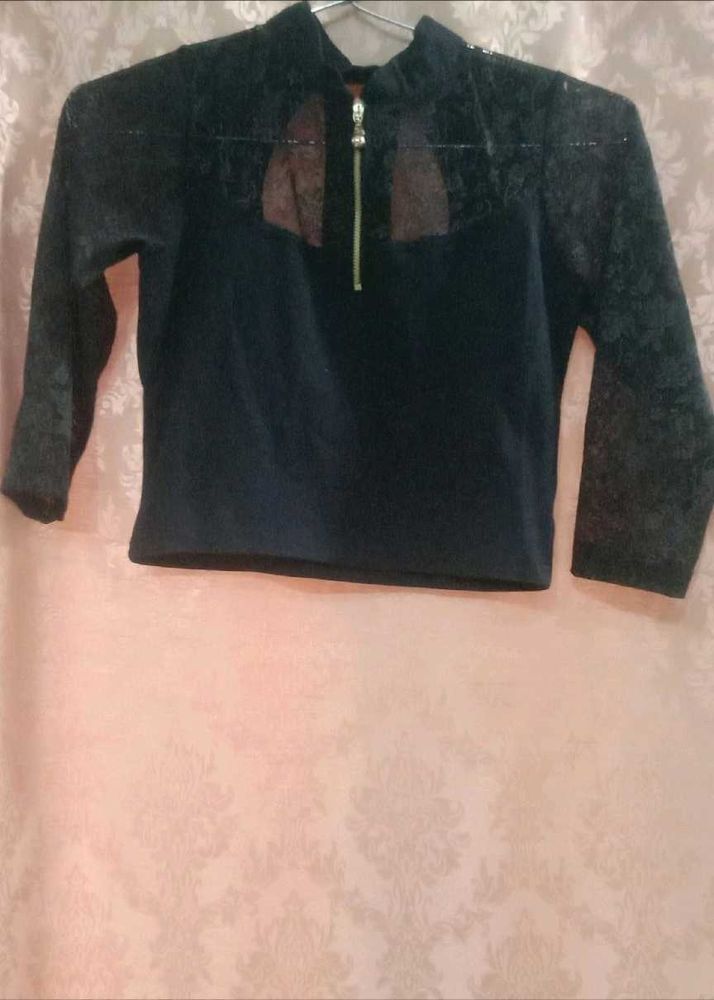 Stretchable Black Blouse.♥️