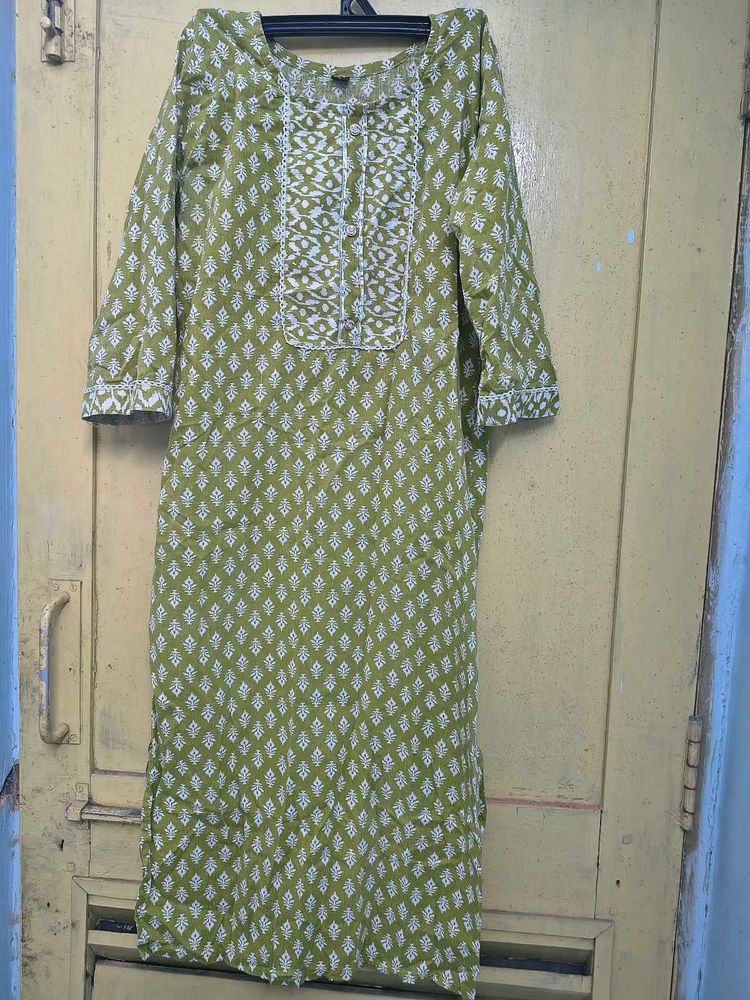 Beautiful Green Printed Kurta,pant set