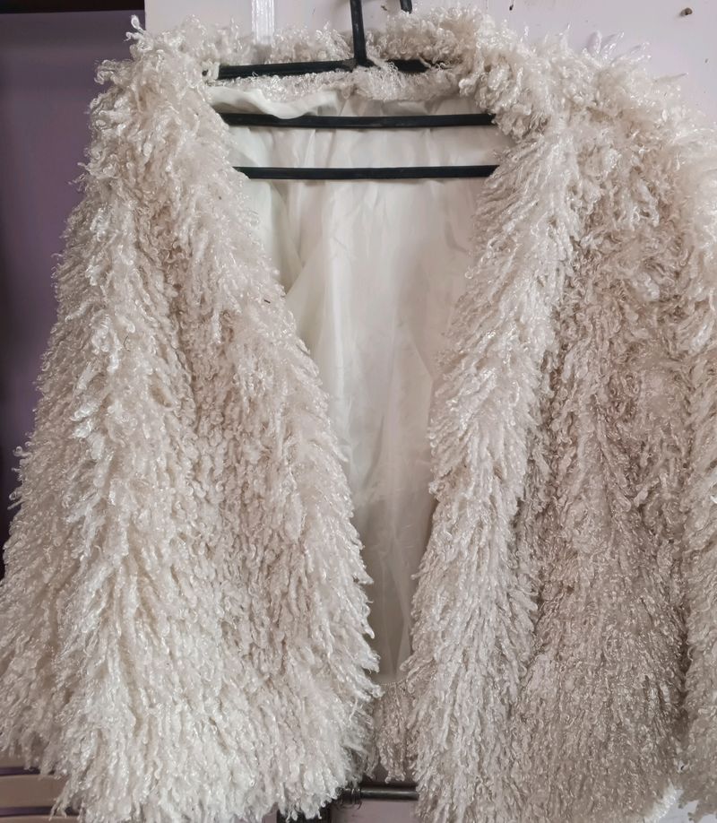 Furry Winter Cream Shrug
