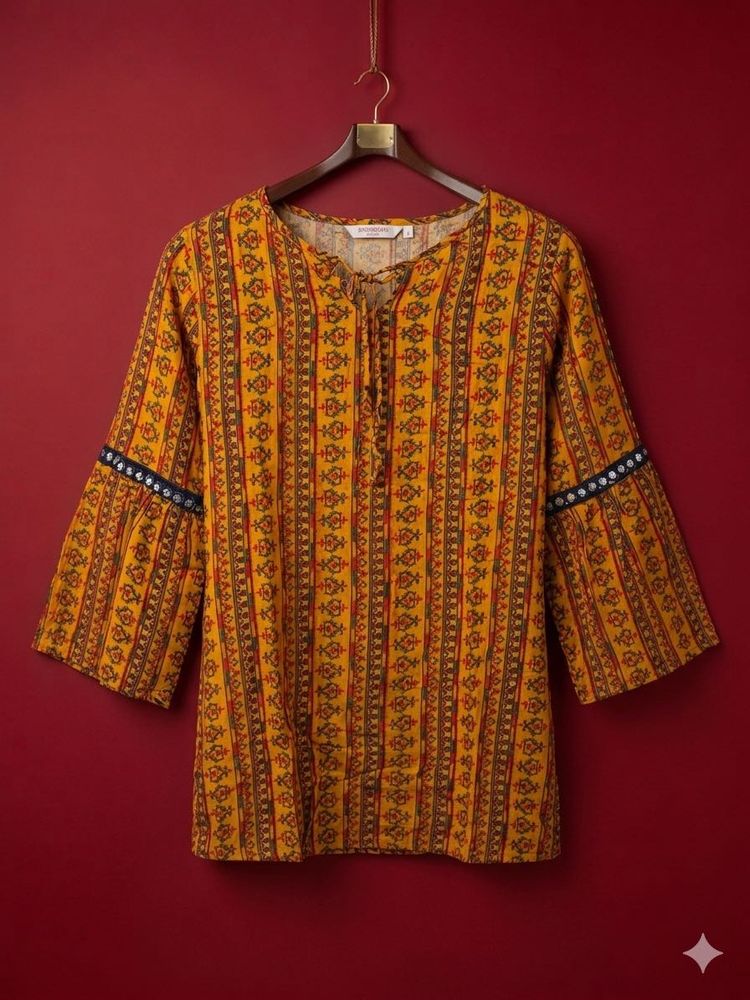 Short yellow kurta for everyday wear
