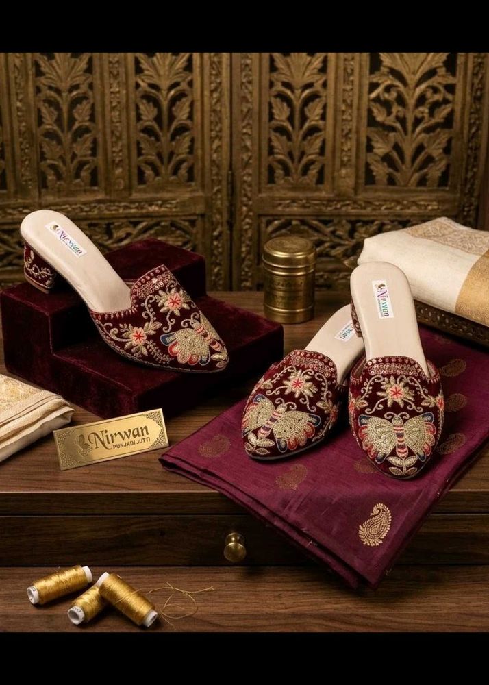 Embroidered Punjabi Jutti Style Mules