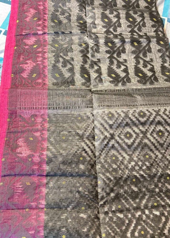 Black Dhakai jamdani saree