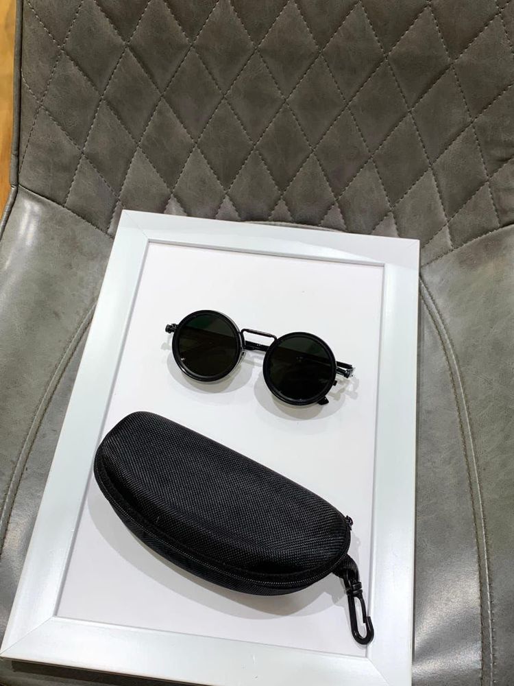 Round Black Sunglasses with Case