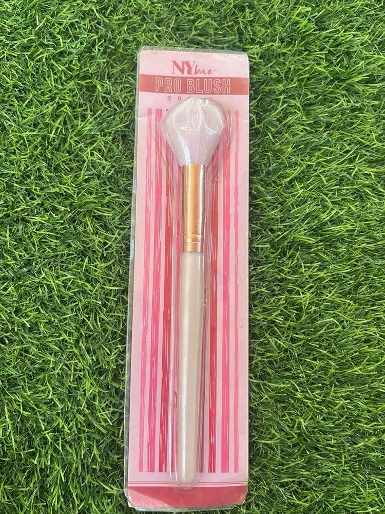 NY Bae Pro Blush Brush