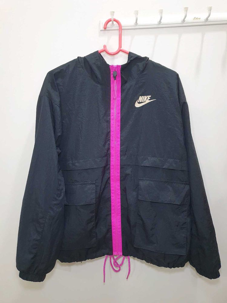 Nike Windbreaker womans Jacket