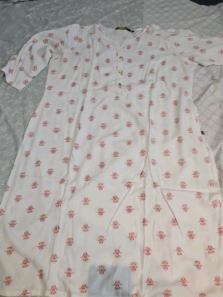Elegant White Kurta with Pink Floral Print