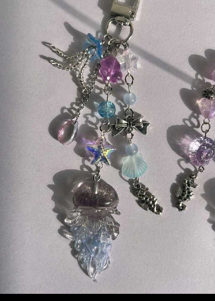Dreamy JELLYFISH 🪼 keychain