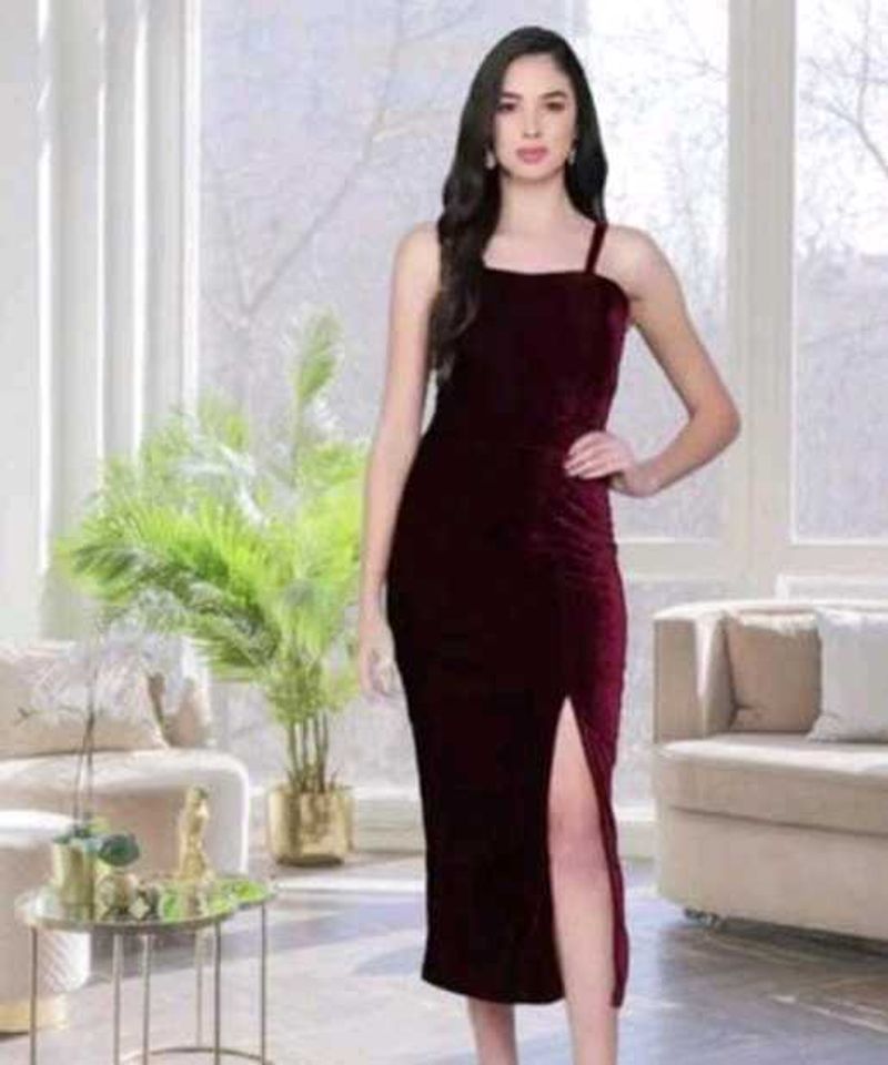 Elegant Velvet Midi Dress with Slit