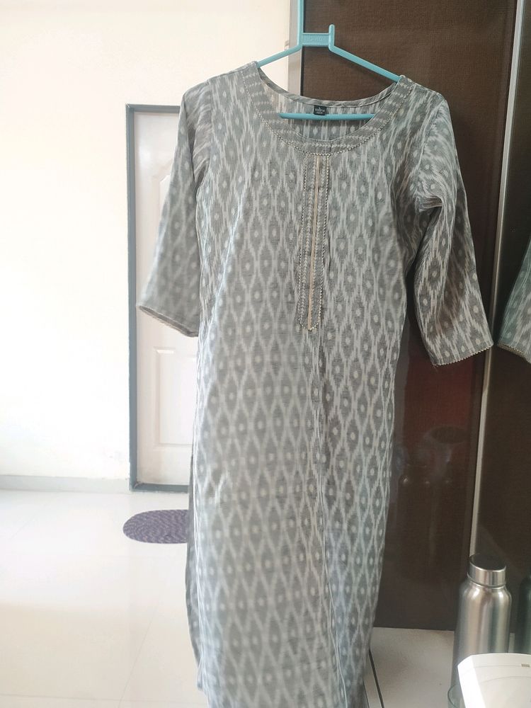 Grey Ikkat Print Kurta and Pant Set