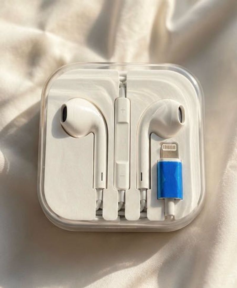 Apple EarPods with Lightning Connector