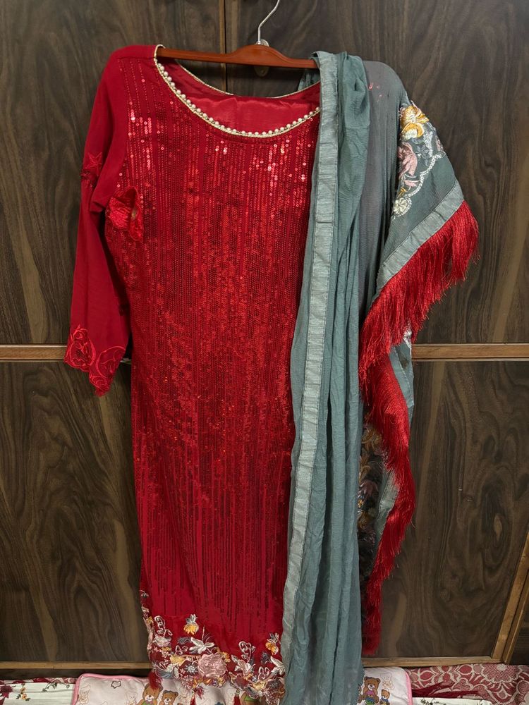 Beautiful Red Suit( 3day offer only)