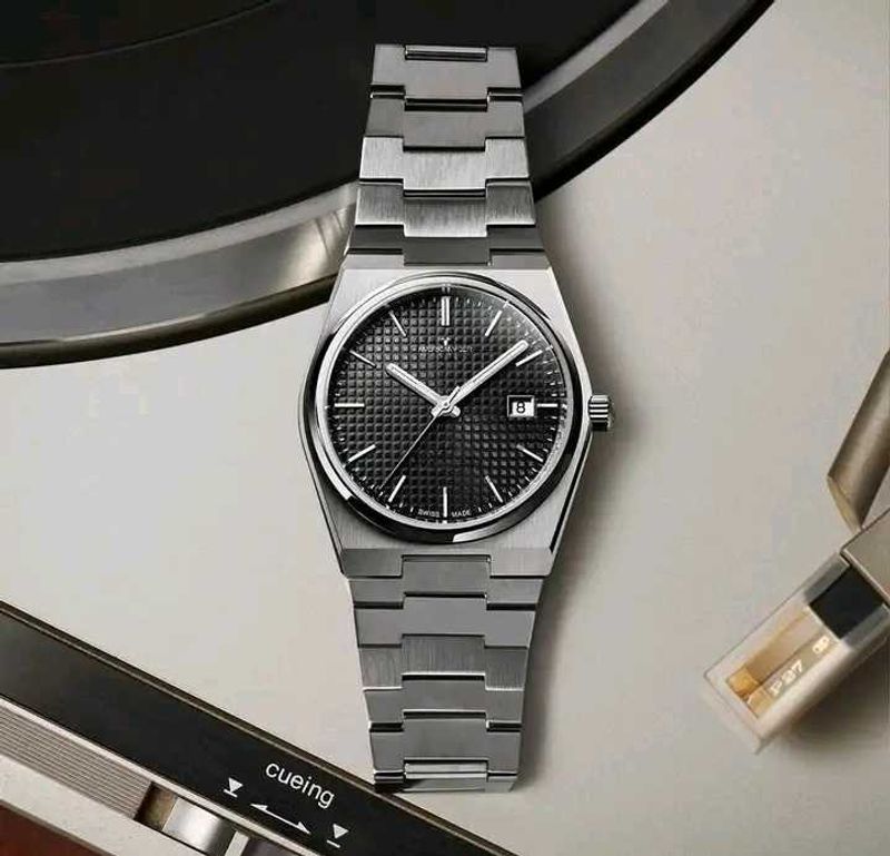 Silver Tone Wrist Watch