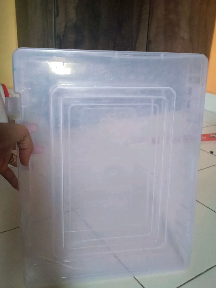 I'm Sealing Plastic Container