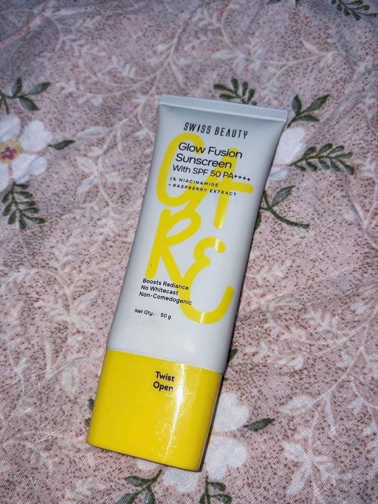 Swiss Beauty Glow Fusion Sunscreen SPF 50