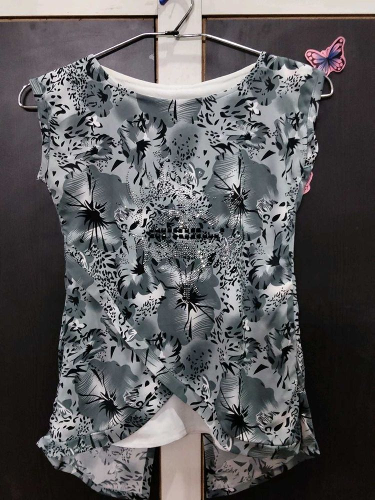 Stylish Floral Print grey colour Top