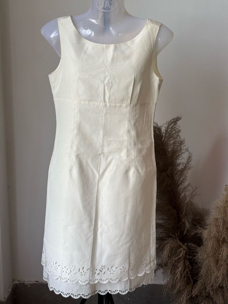 Elegant Cream Sleeveless Dress