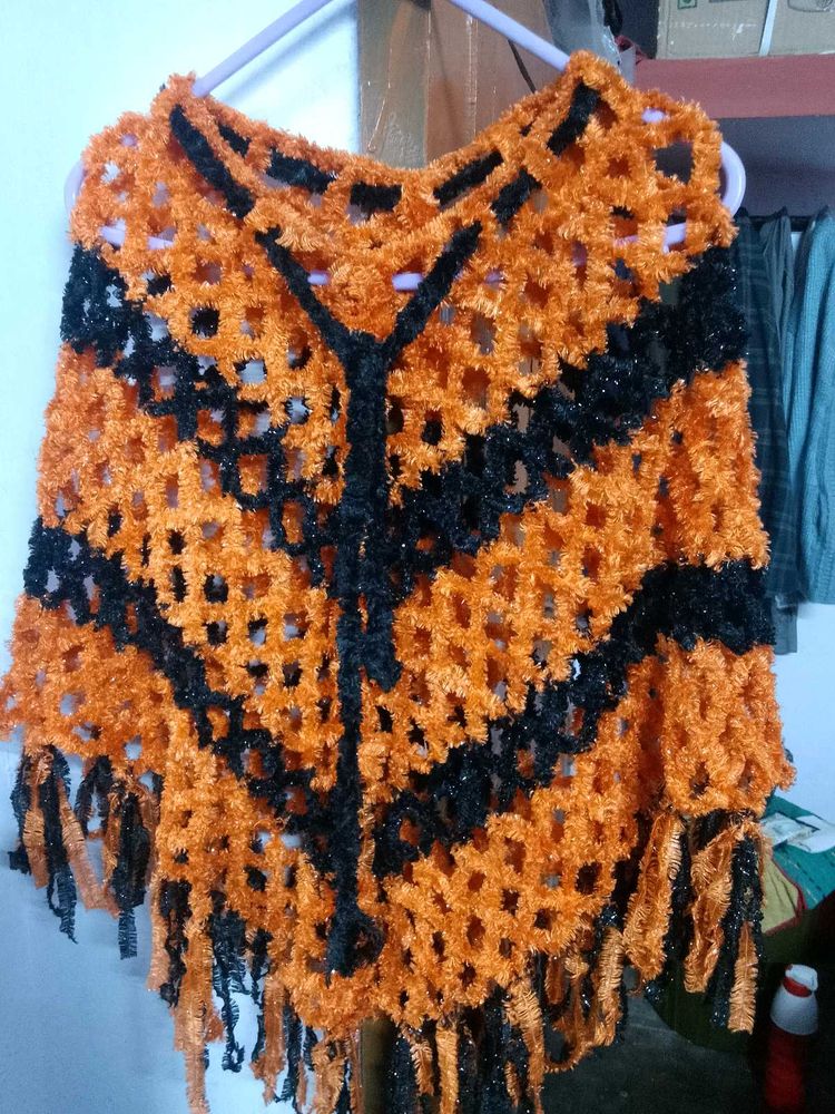 New stylish Poncho🖤🧡