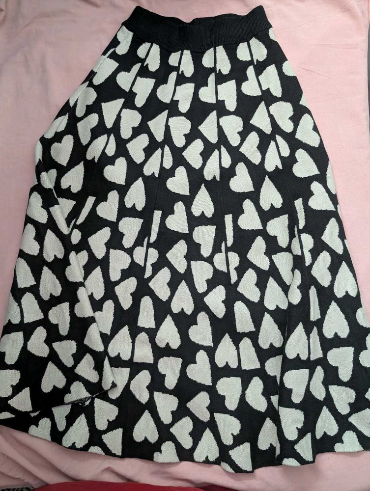 Black Heart Print Midi Skirt