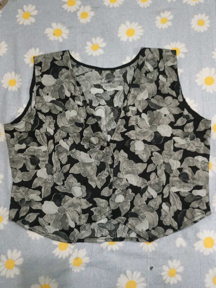 Floral Print Sleeveless Blouse