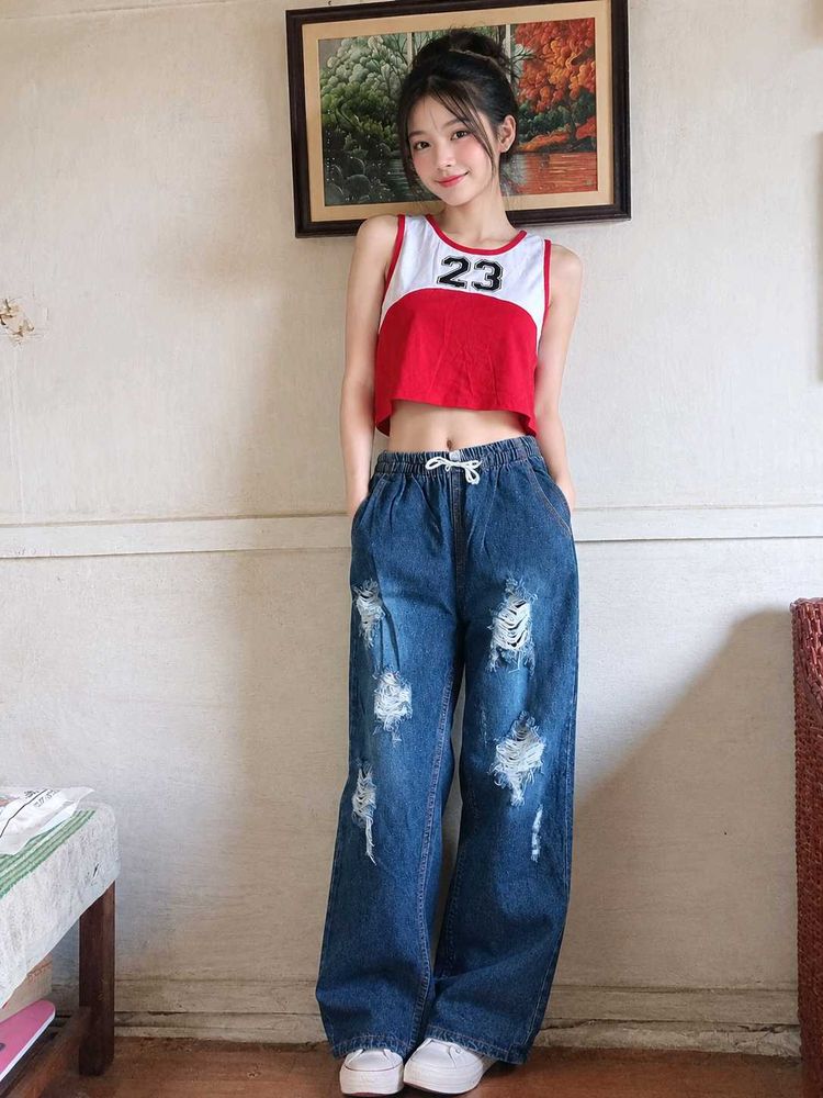 Distressed Wide Leg Jeans