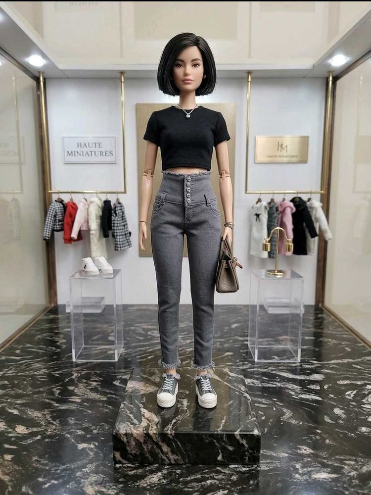 Chic High-Waisted Grey Jeans