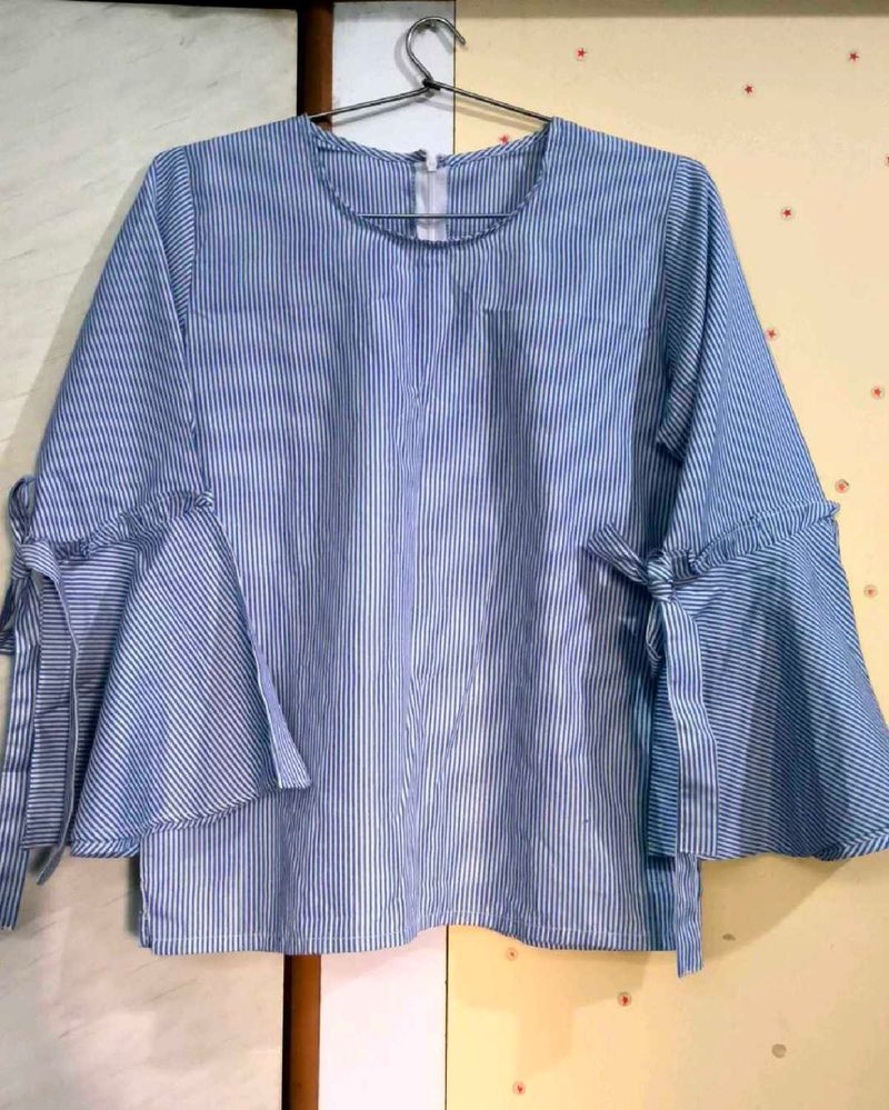 Blue Striped Bell Sleeve Top 💠