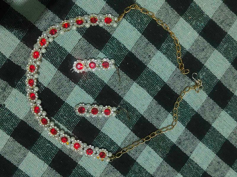 Elegant Red Stone &amp; Pearl Necklace Set