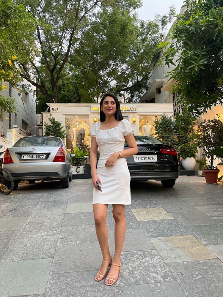 Chic White Puff Sleeve Dress