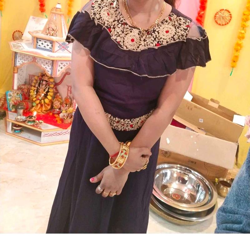 Beautiful Designer Kurti With Flower Work