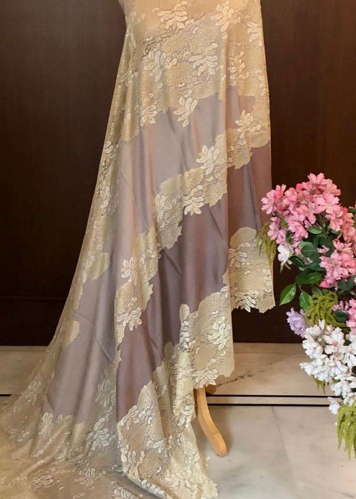 Semi-Pashmina shawl