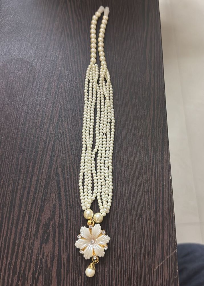 Elegant Pearl Necklace with Flower Pendant