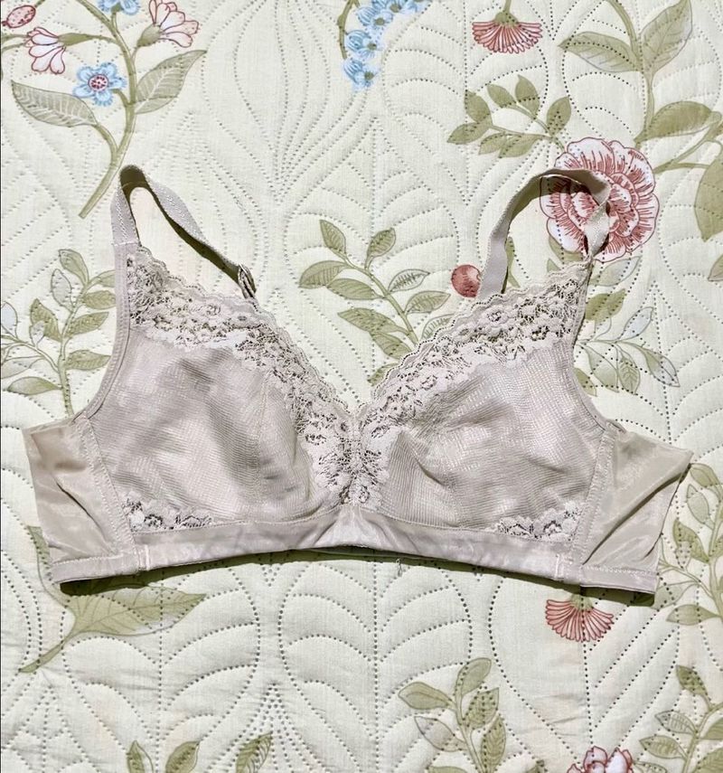 Comfortable Lace Trim Bra